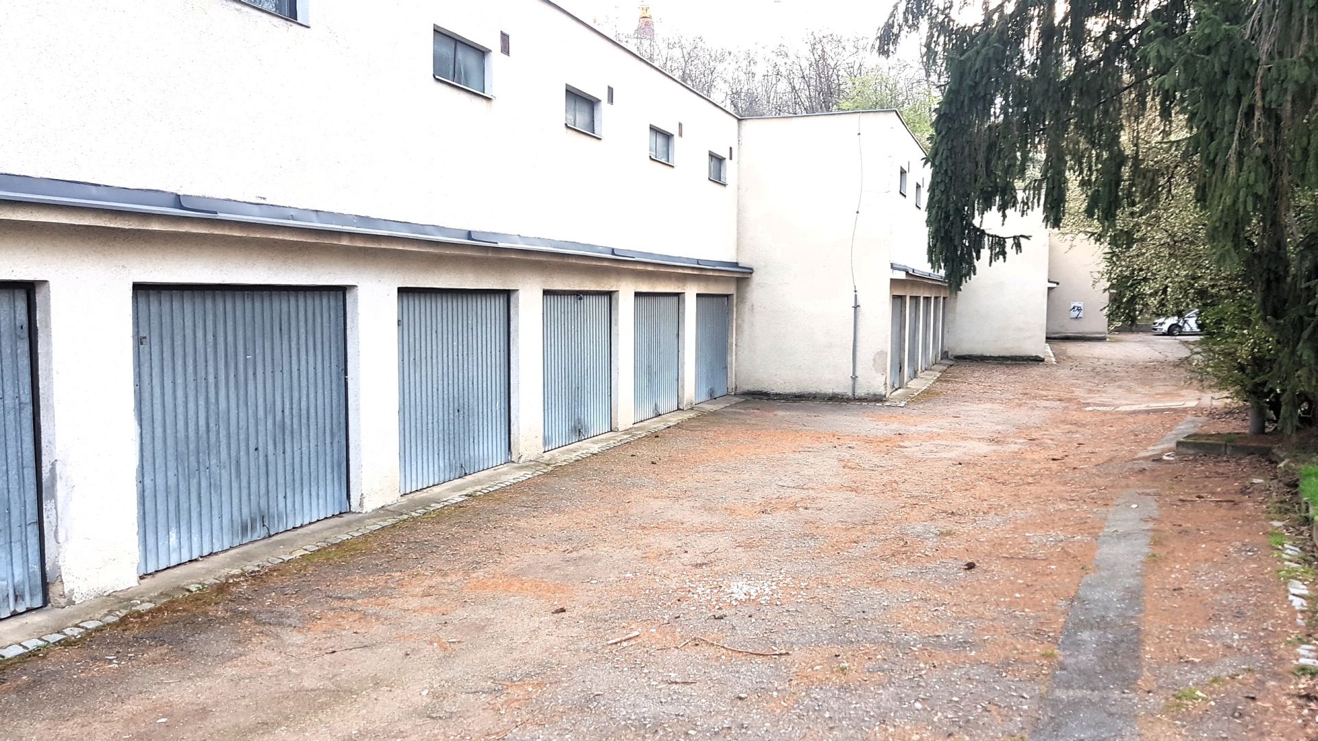 Prodej zděné garáže v osobním vlastníctví, na vlastním pozemku v Brně-Štýřicích - PRODEJ