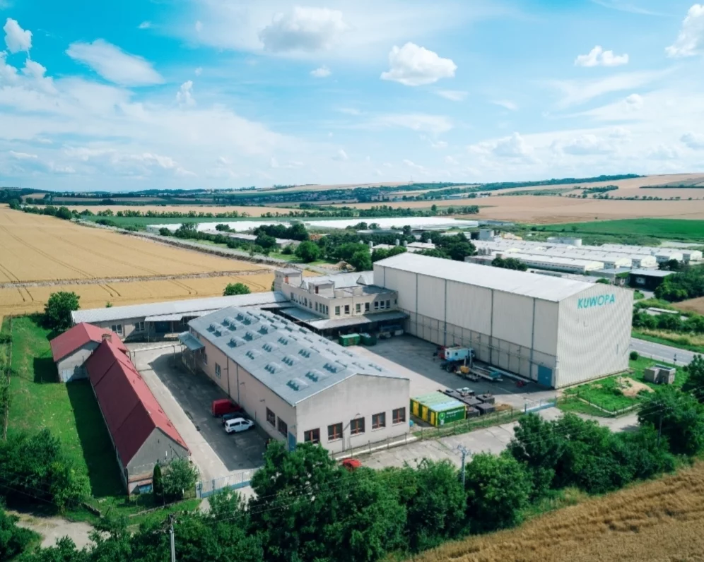 Průmyslový a skladový areál ve Velkých Němčicích - PRODÁNO